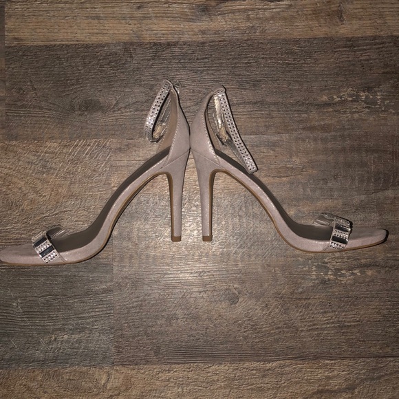 GORGEOUS NWOT Candies heels - Picture 4 of 4